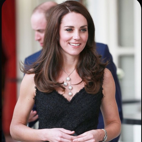 NWOT Pearl Necklace 😍 - Picture 7 of 16